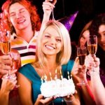 Как оригинально, прикольно и интересно поздравить подругу с днем рождения