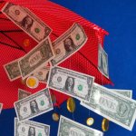 Как сделать зонт с деньгами на свадьбу своими руками?