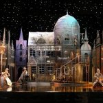 Как украсить сцену