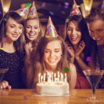 Рассказываем, что подарить подростку.